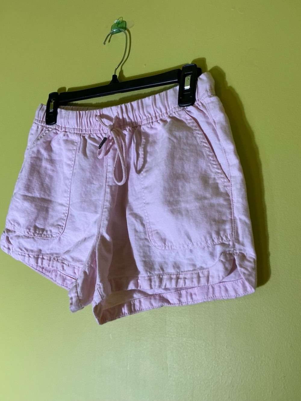 Cynthia Rowley Soft Pink linen style  shorts with drawstring waist
